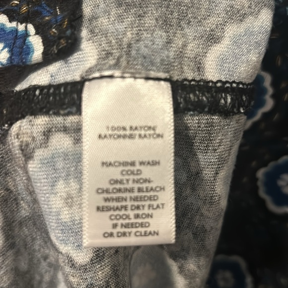 LOFT Medallion Ballet Neck Half Sleeve Tee - Picture 5 of 6